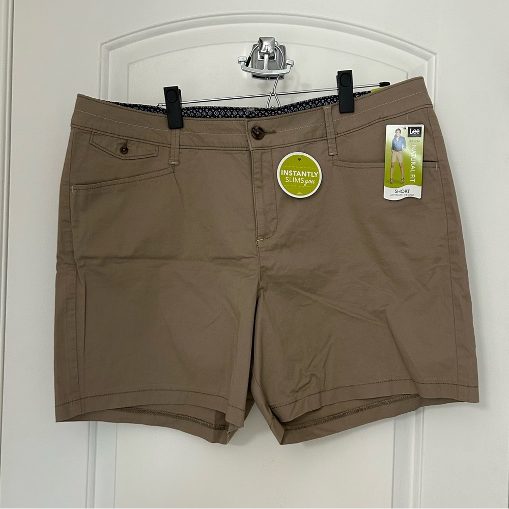 NEW Lee Natural Fit Flax Short Women’s Size 16 Medium Slimming NWT